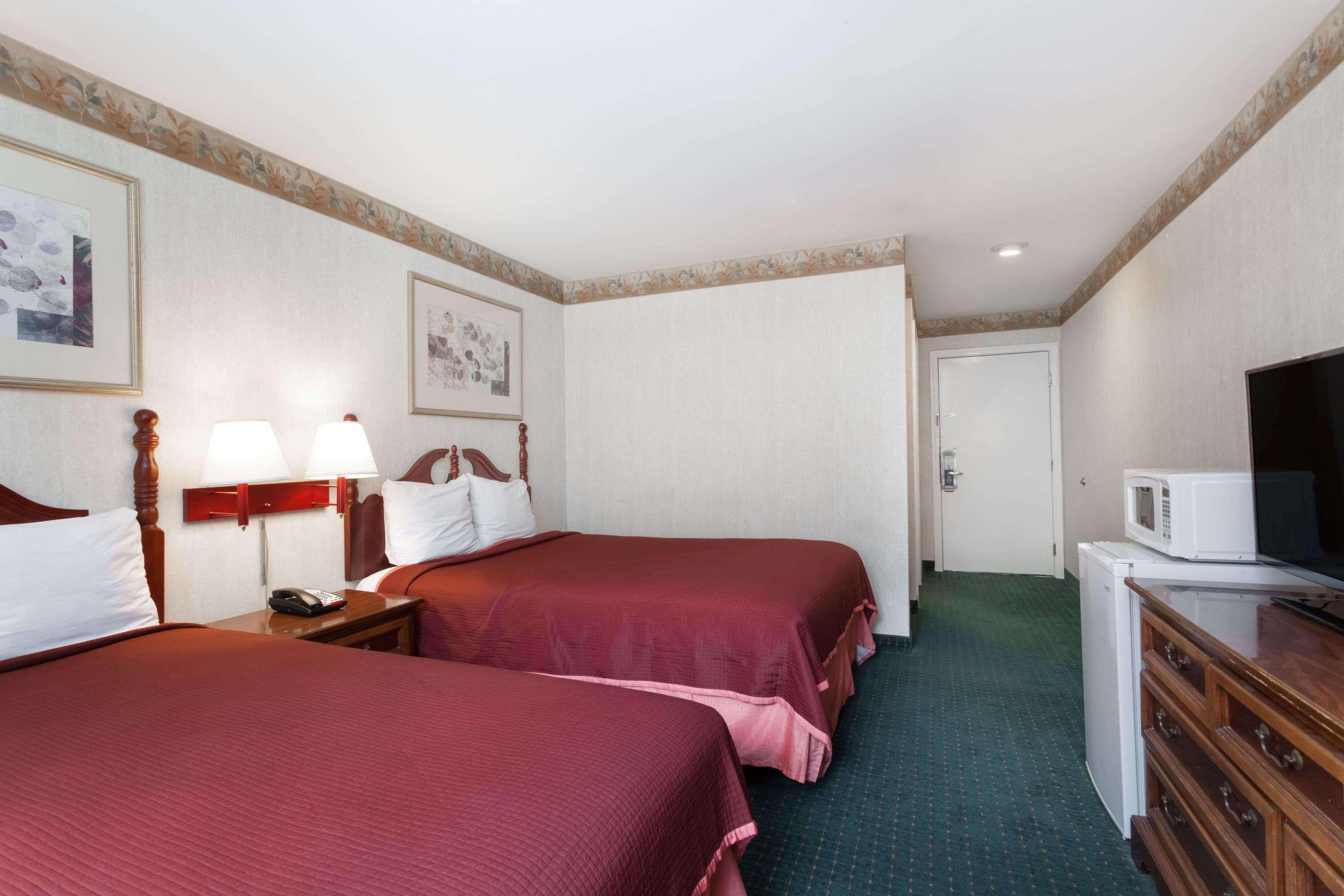 Travelodge By Wyndham Great Barrington Berkshires Esterno foto